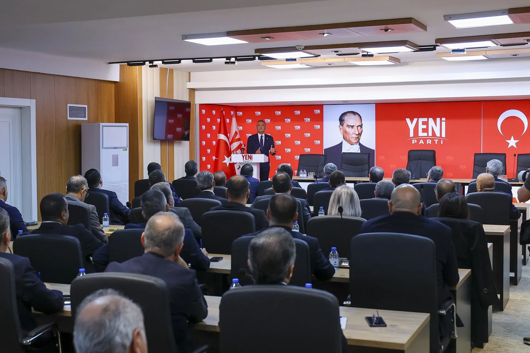Özgür Özel'den 114 milyar dolarlık vurgun çıkışı: Mağdur artık 86 milyon