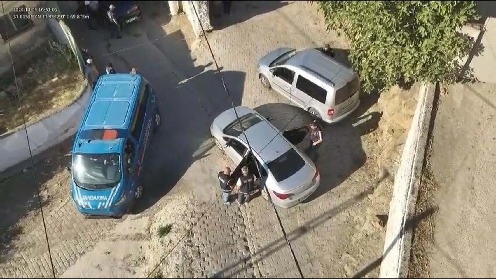 Söke'de motosikletli dehşet: Park halindeki araca EYP saldırısı sonrası operasyon düğmesine basıldı