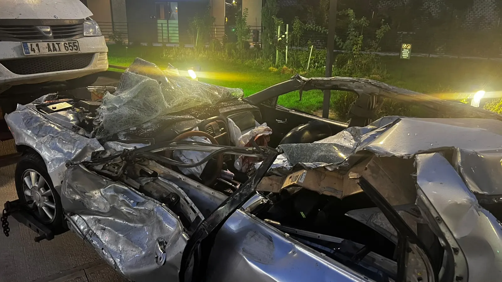 Mamak yolunda dehşet anları: Kontrolden çıkan araç karşı şeride uçtu