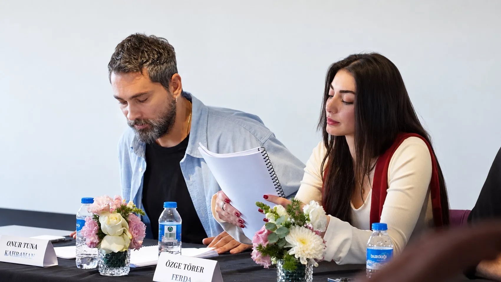 Karakuyu dizisinde heyecanlı bekleyiş: Oyuncular ilk kez bir araya geldi
