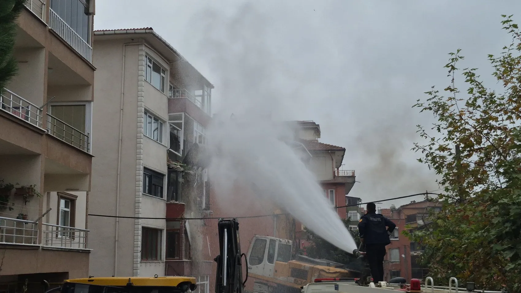 Zonguldak'ta korkutan yıkım: 14 daire daha tahliye edildi