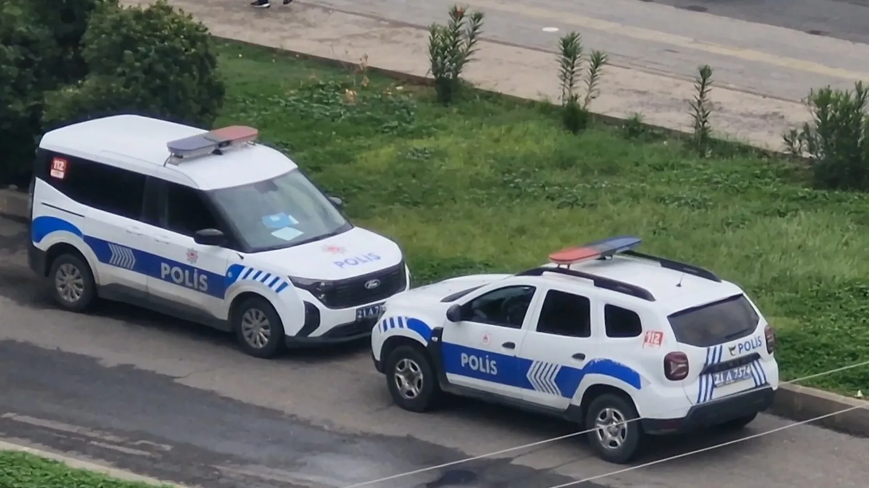 Adliye koridorunda tansiyon yükseldi: Duruşma öncesi arbede