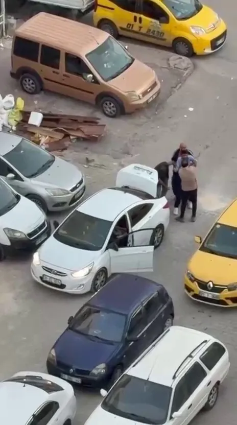 Adana sokaklarında dehşet anları: Tartıştıkları şahsı bagaja kilitleyip kayıplara karıştılar