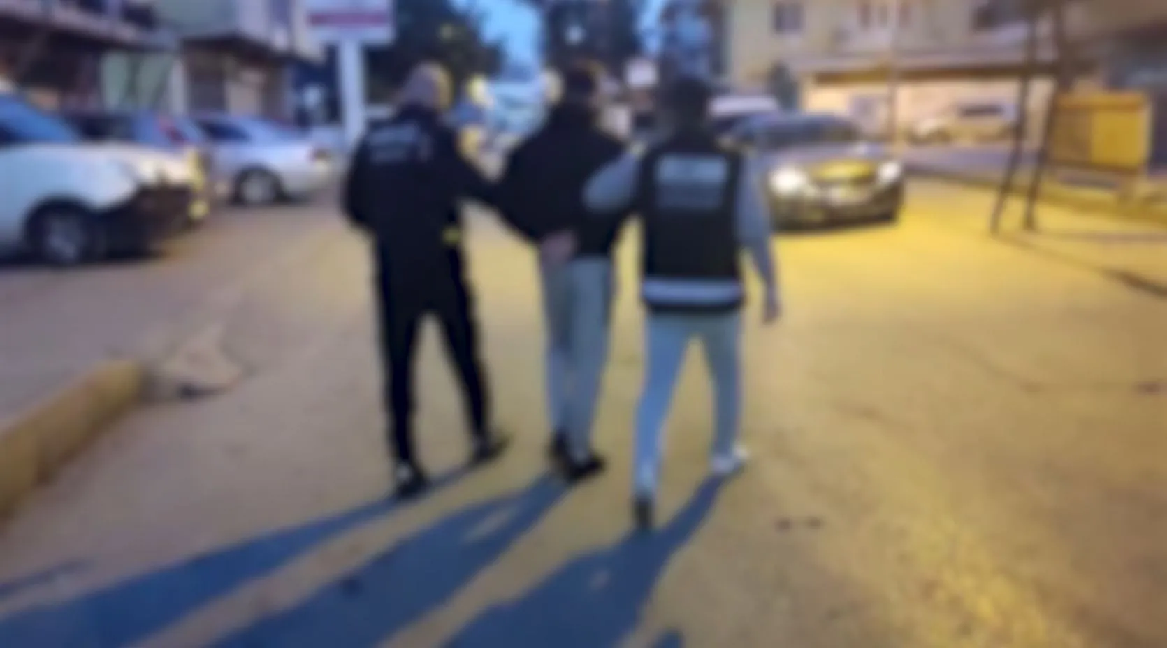 Suç örgütlerine büyük darbe: 14 ilde eş zamanlı operasyonla 195 kişi kıskıvrak yakalandı