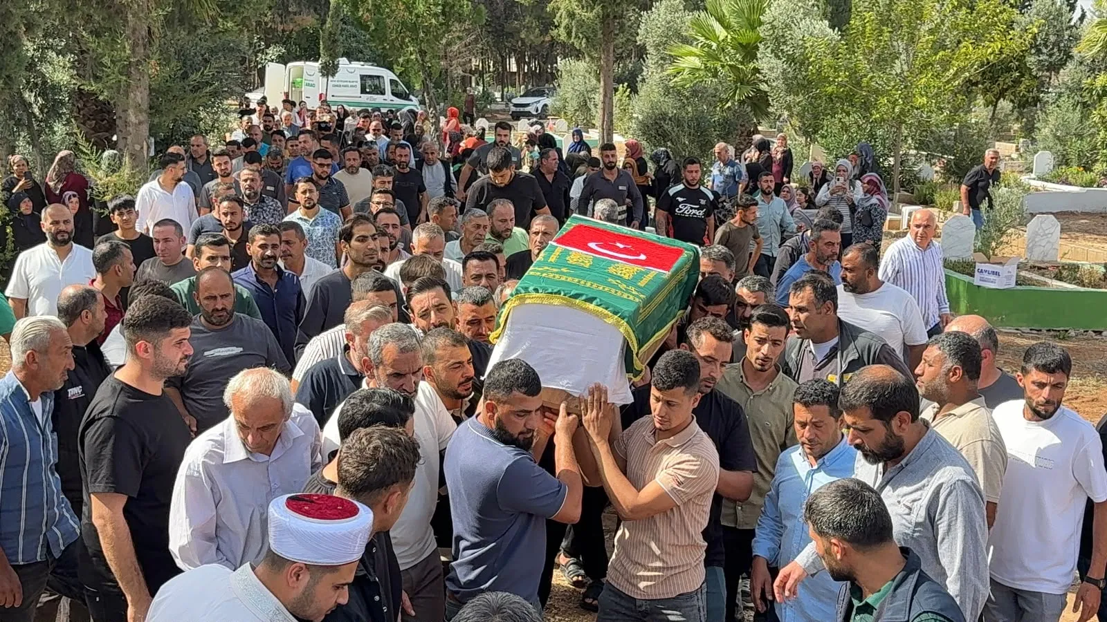 Denizden gelen acı haber: Saliha Miray, kardeşinin ebedi istirahatgahında huzura kavuştu