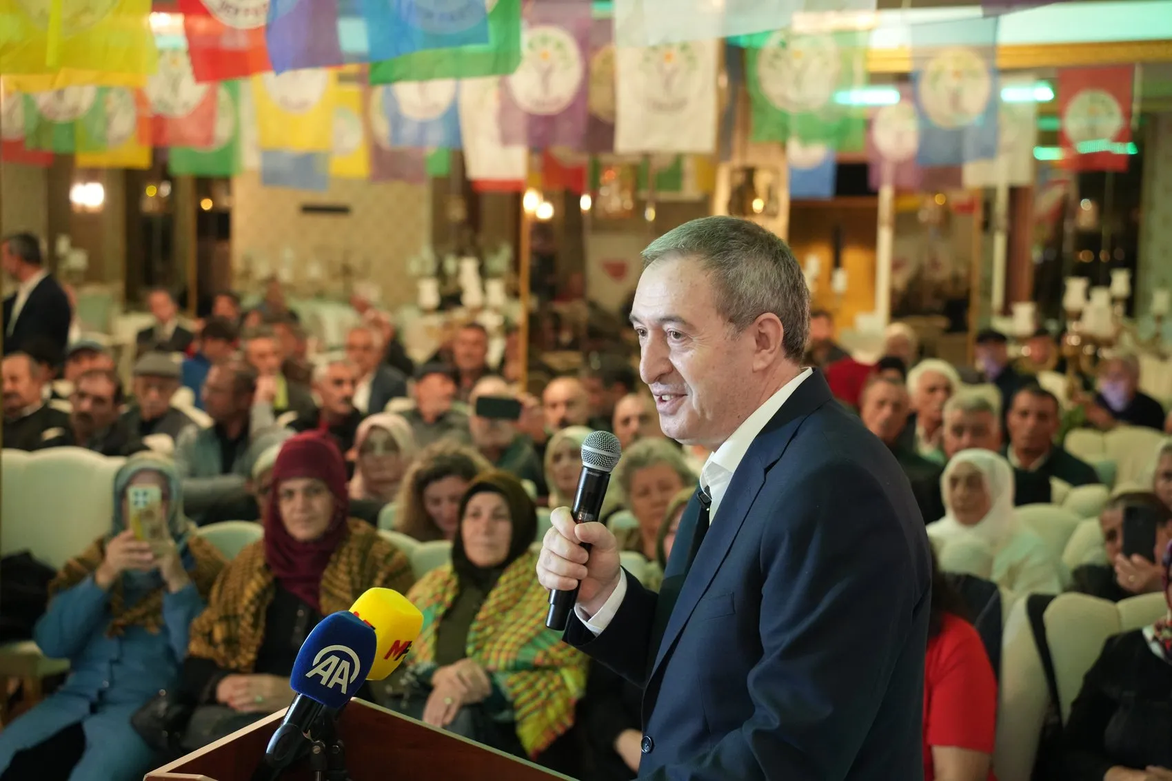 Bakırhan'dan iktidara cezaevi çıkışı: Kapasitenin 1,5 katı insanla vardiyalı yatılıyor