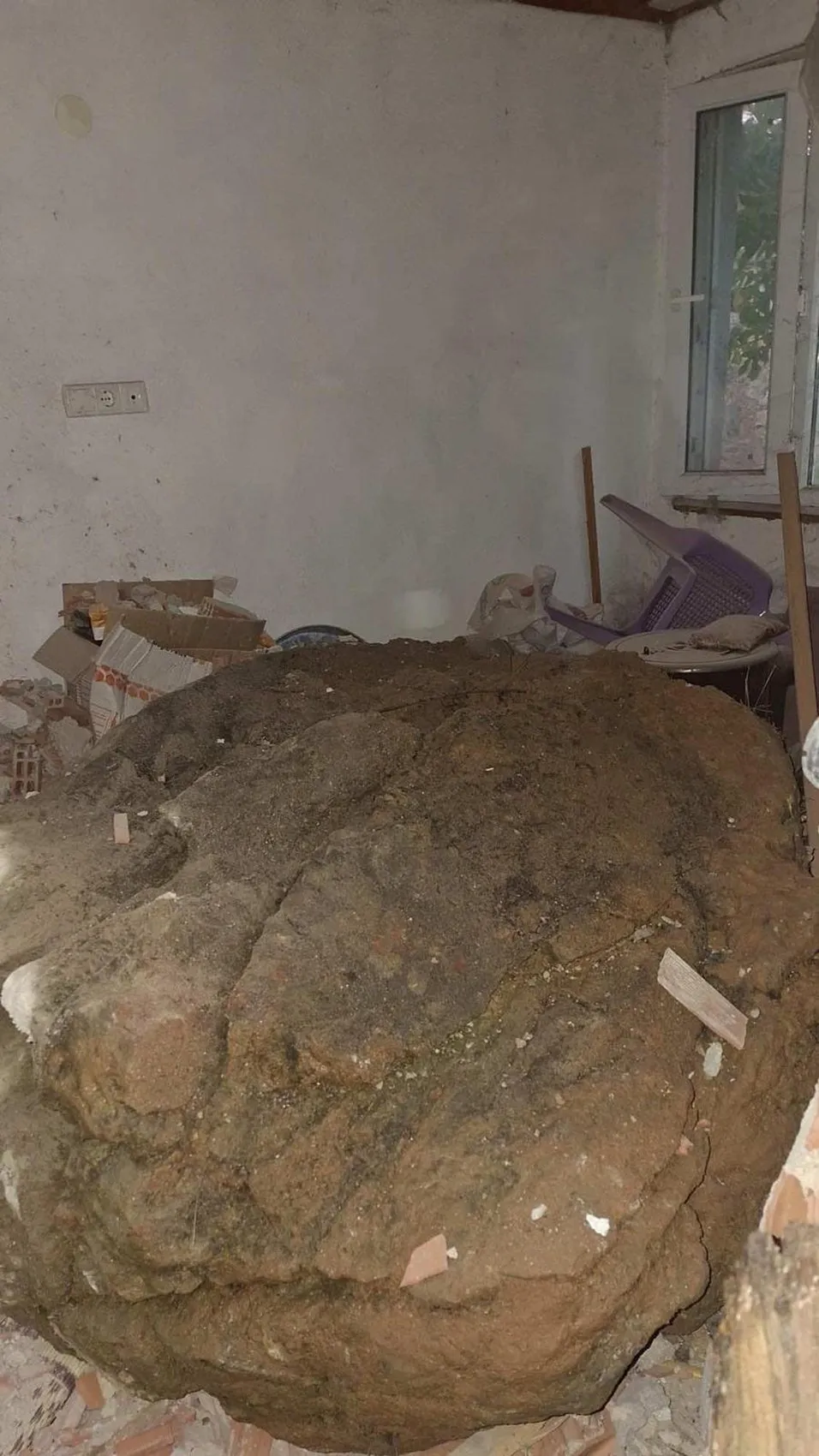 Dalaman'da korku dolu anlar: Yağışın tetiklediği heyelan evi yerle bir etti