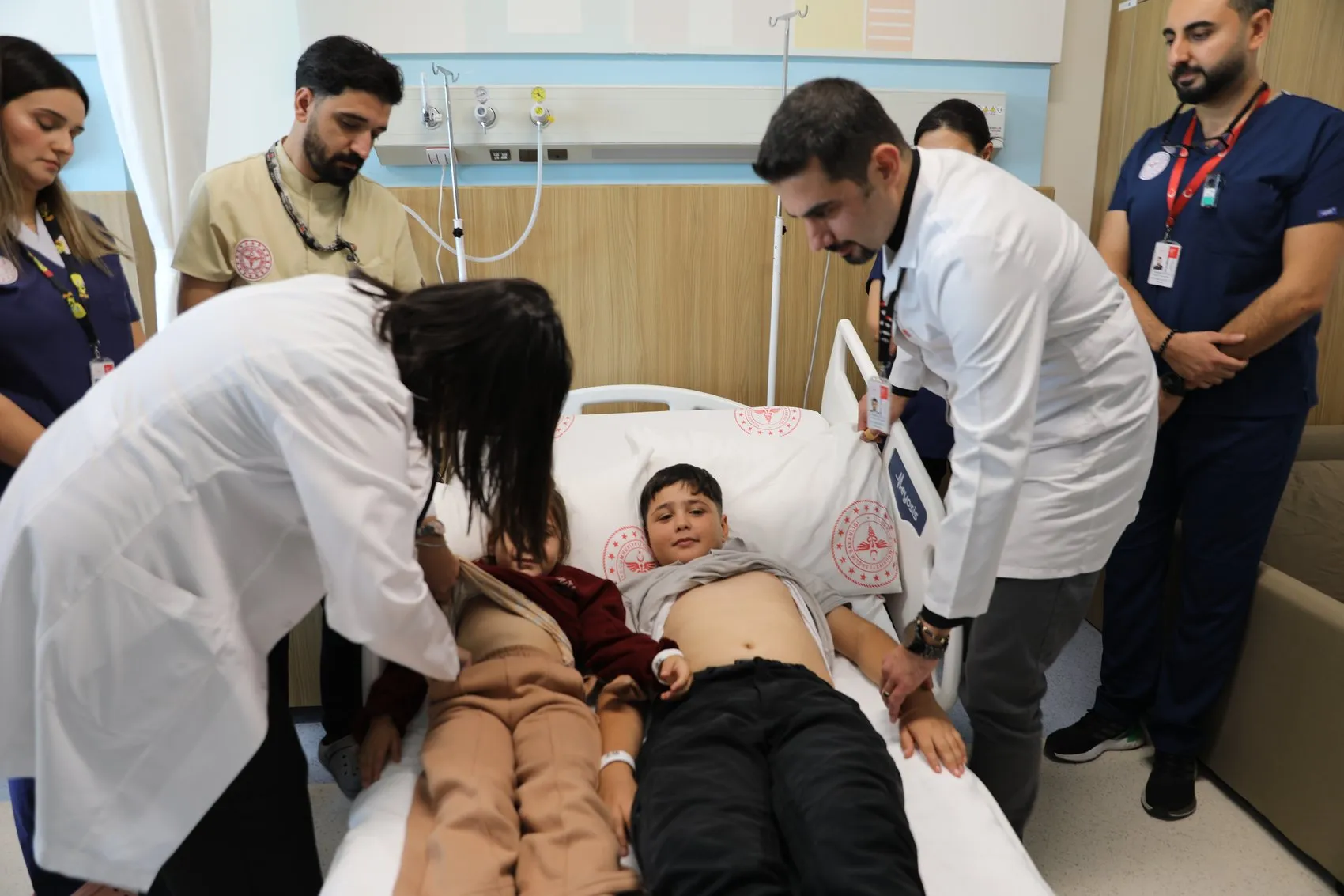 Okulda bayılınca ortaya çıktı: İki kardeşin kalbindeki aynı gizli tehlike anjiyo ile son buldu