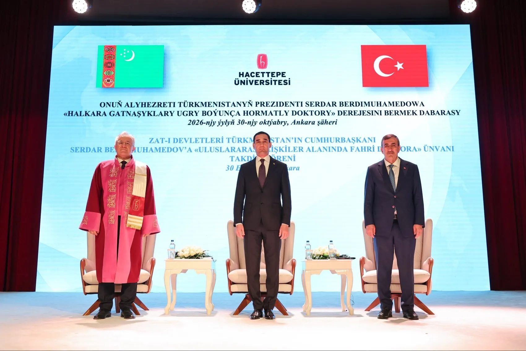 Akademik dünyadan Türkmenistan liderine anlamlı nişan: Hacettepe'den tarihi taçlandırma