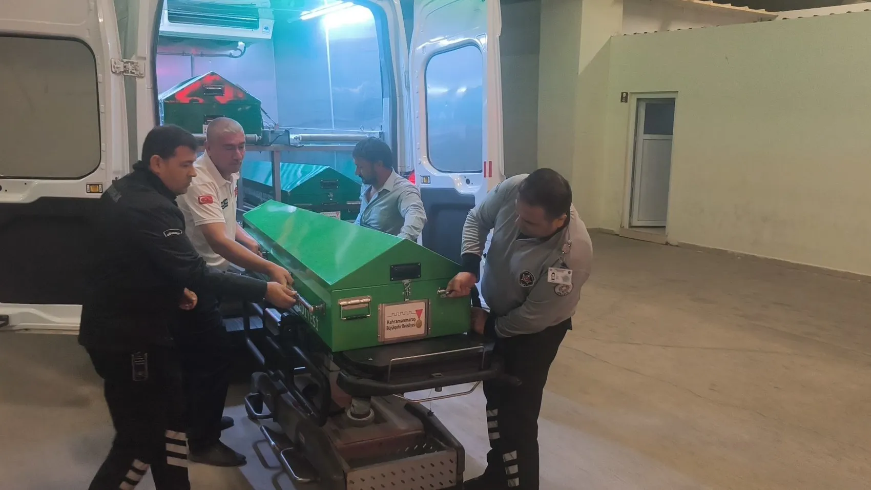 İzin gününde dehşeti önlemek isterken canından oldu: O anlar kamerada