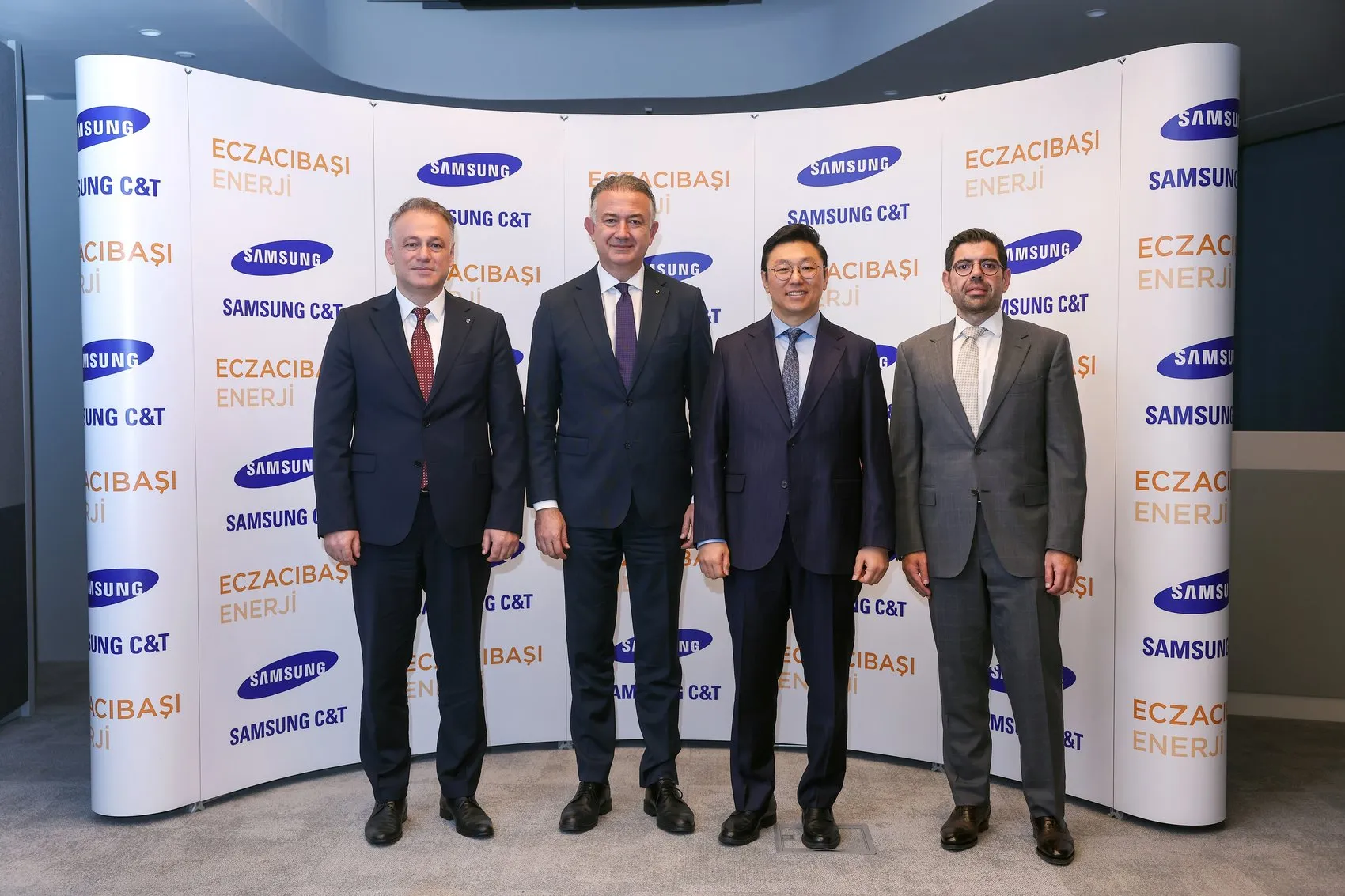 Devler sahneye çıktı: Eczacıbaşı ve Samsung yenilenebilir enerji için el sıkıştı