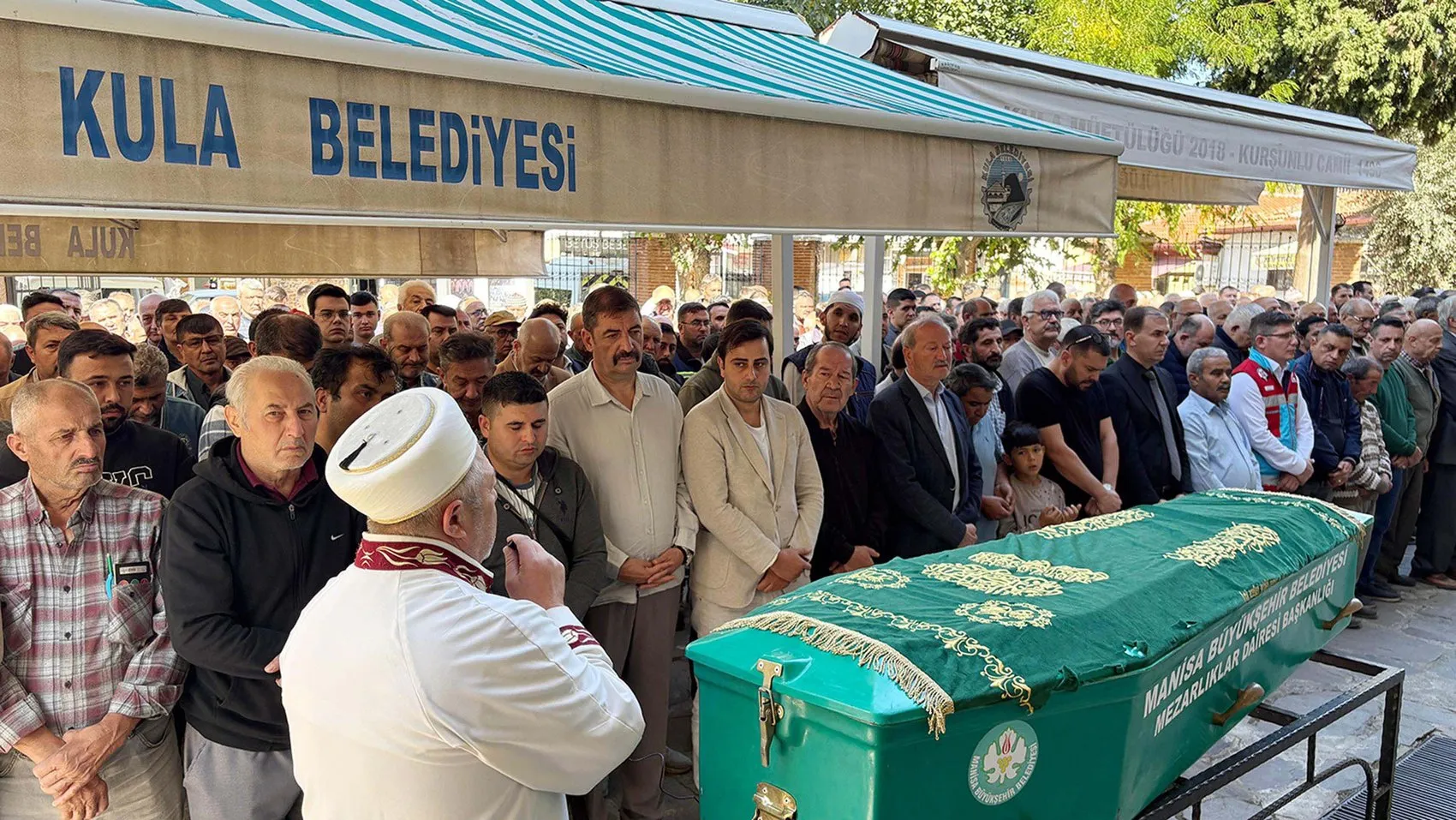 Evinin küle dönüşüne tanıklık ederken kalbi durdu: Kula'da hüzünlü veda