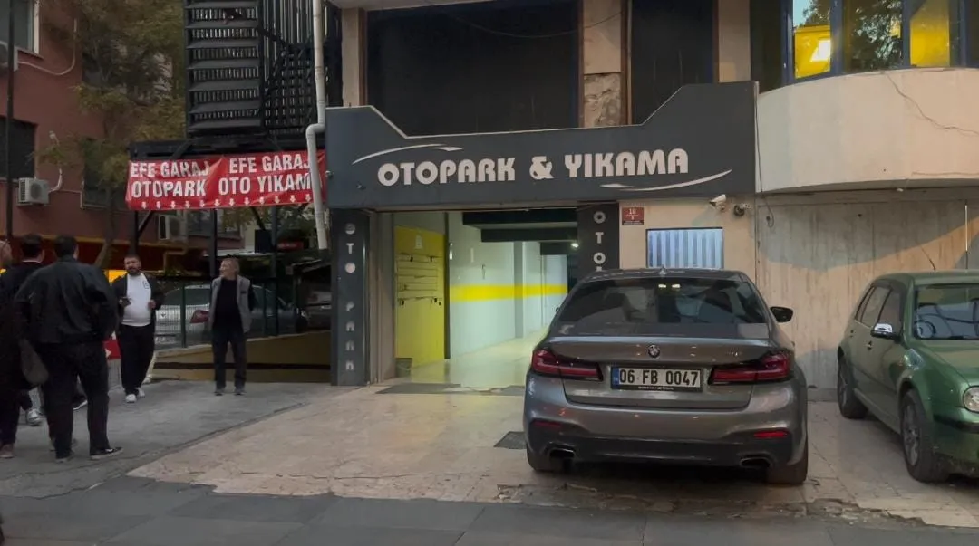 Başkentte dehşet anları: Otel penceresinden düşen genç kadın otomobilin tavanına çakıldı