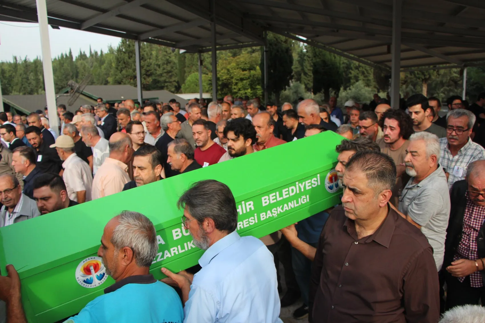 Denizden gelen acı haber: Burhaniye'nin sevilen doktoru son yolculuğuna uğurlandı