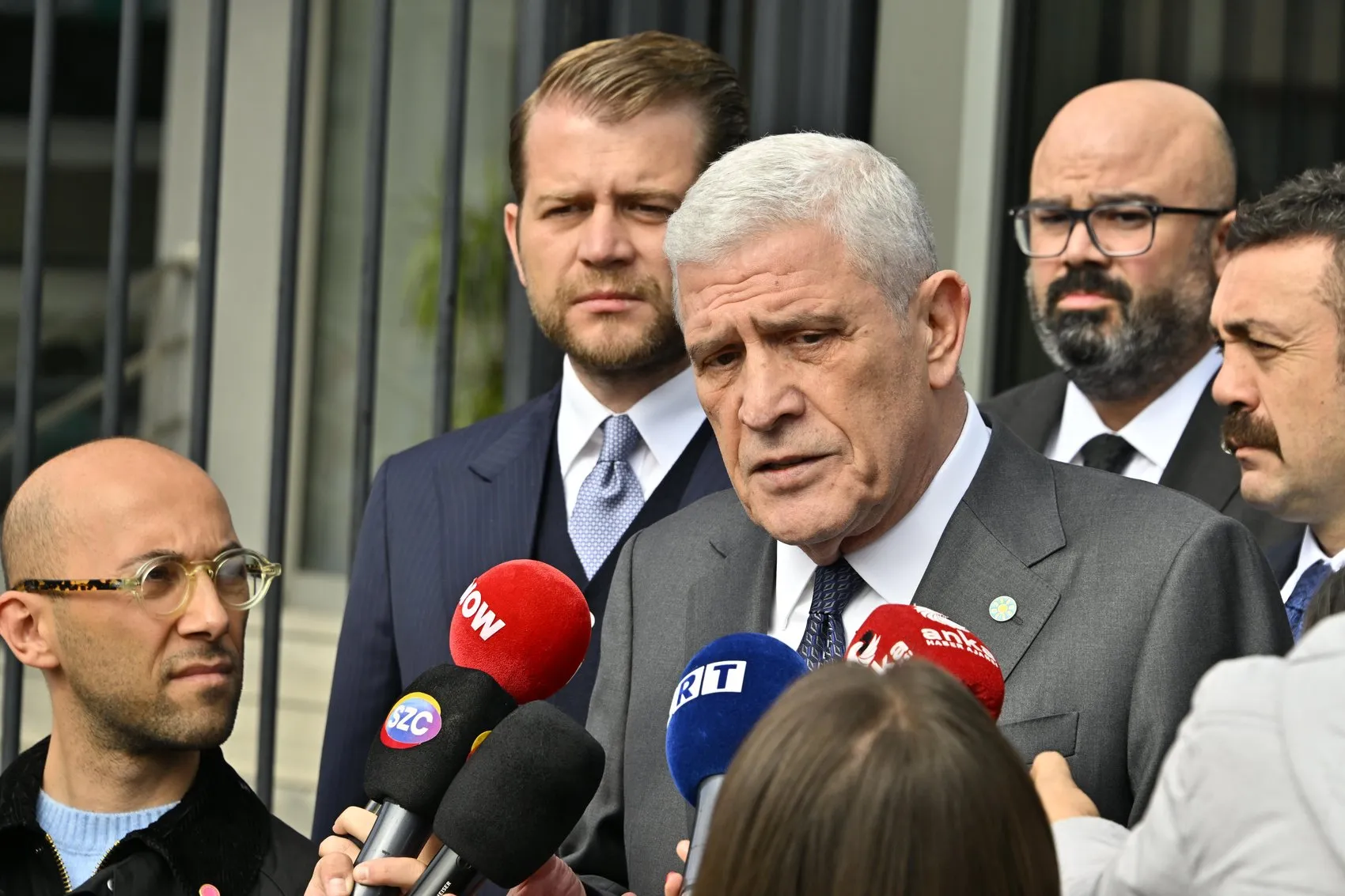 Dervişoğlu'ndan Anıtkabir'deki o anlara sert savunma: Siyasi kavgam başka, insani nezaketim başka