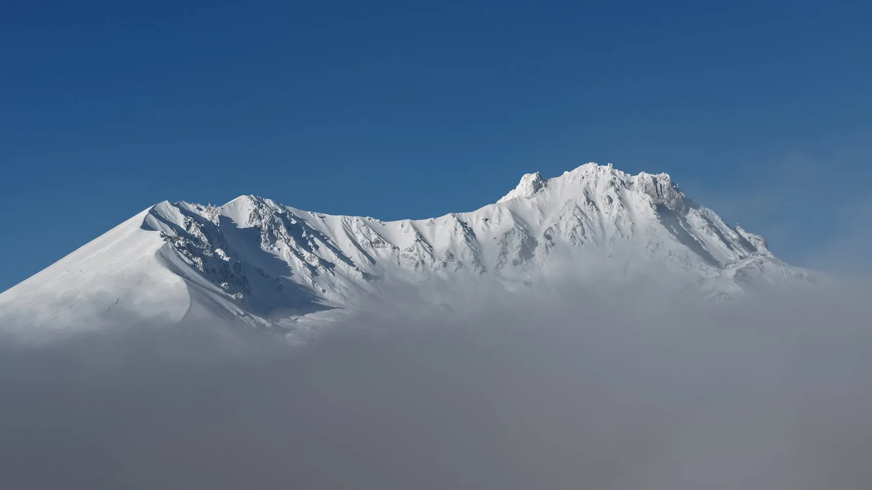 Kayseri'nin dev zirvesine kışın ilk müjdesi düştü