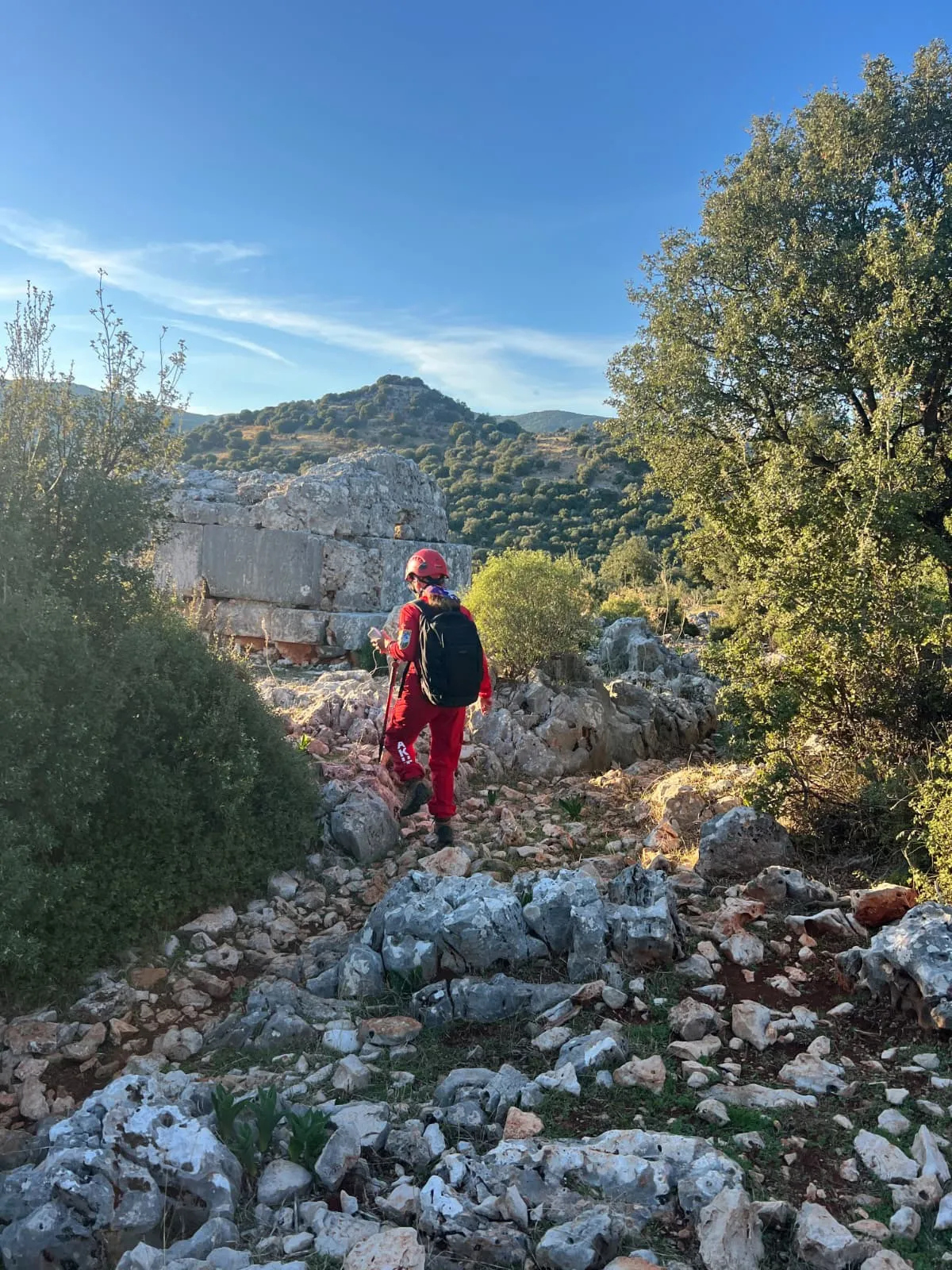 Likya Yolu'nda acı son: Kaybolan Alman turistin cansız bedeni sarp kayalıklarda bulundu