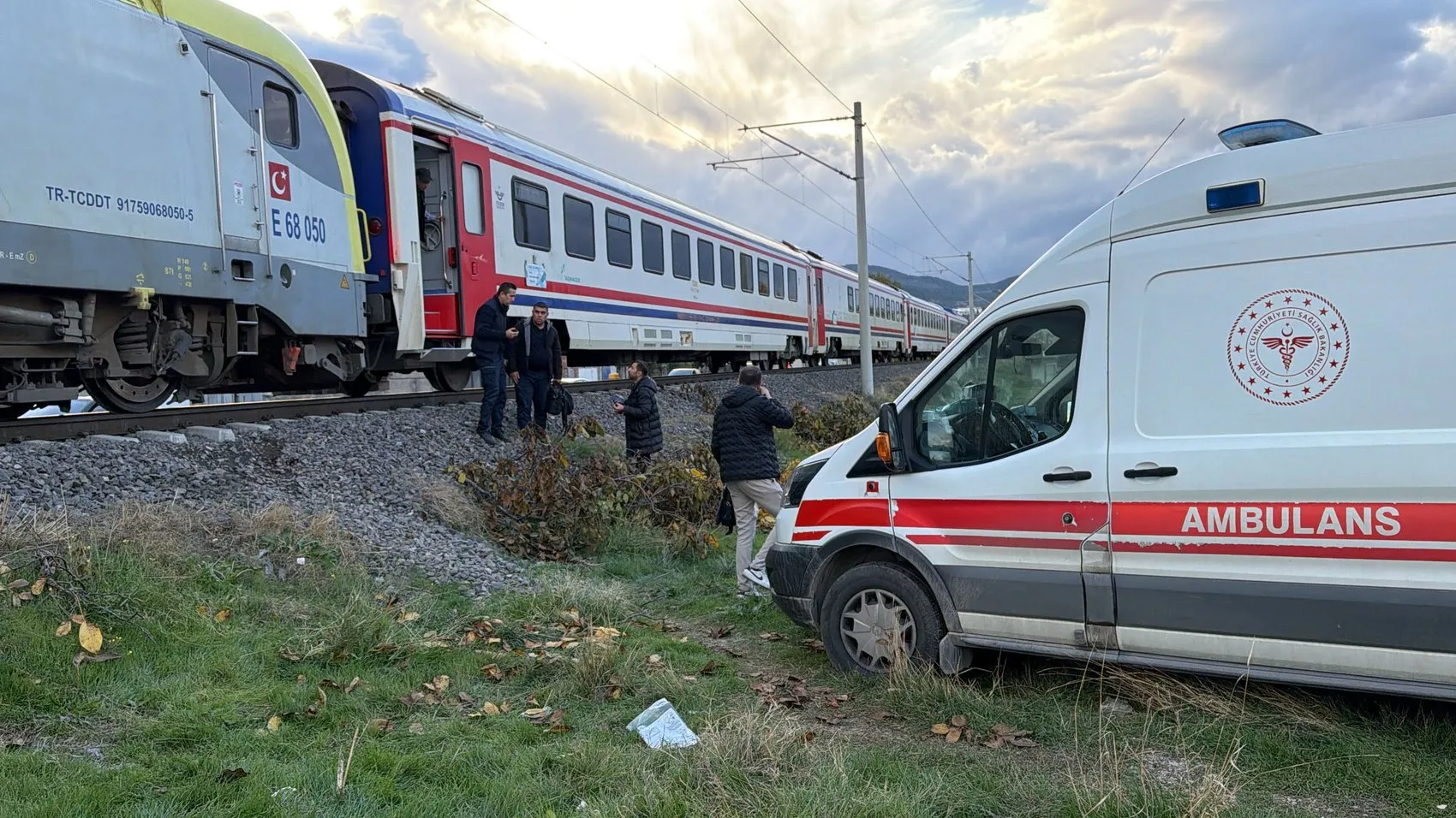 Kütahya'da raylarda can pazarı: Trenin çarptığı yayanın kimliği meçhul