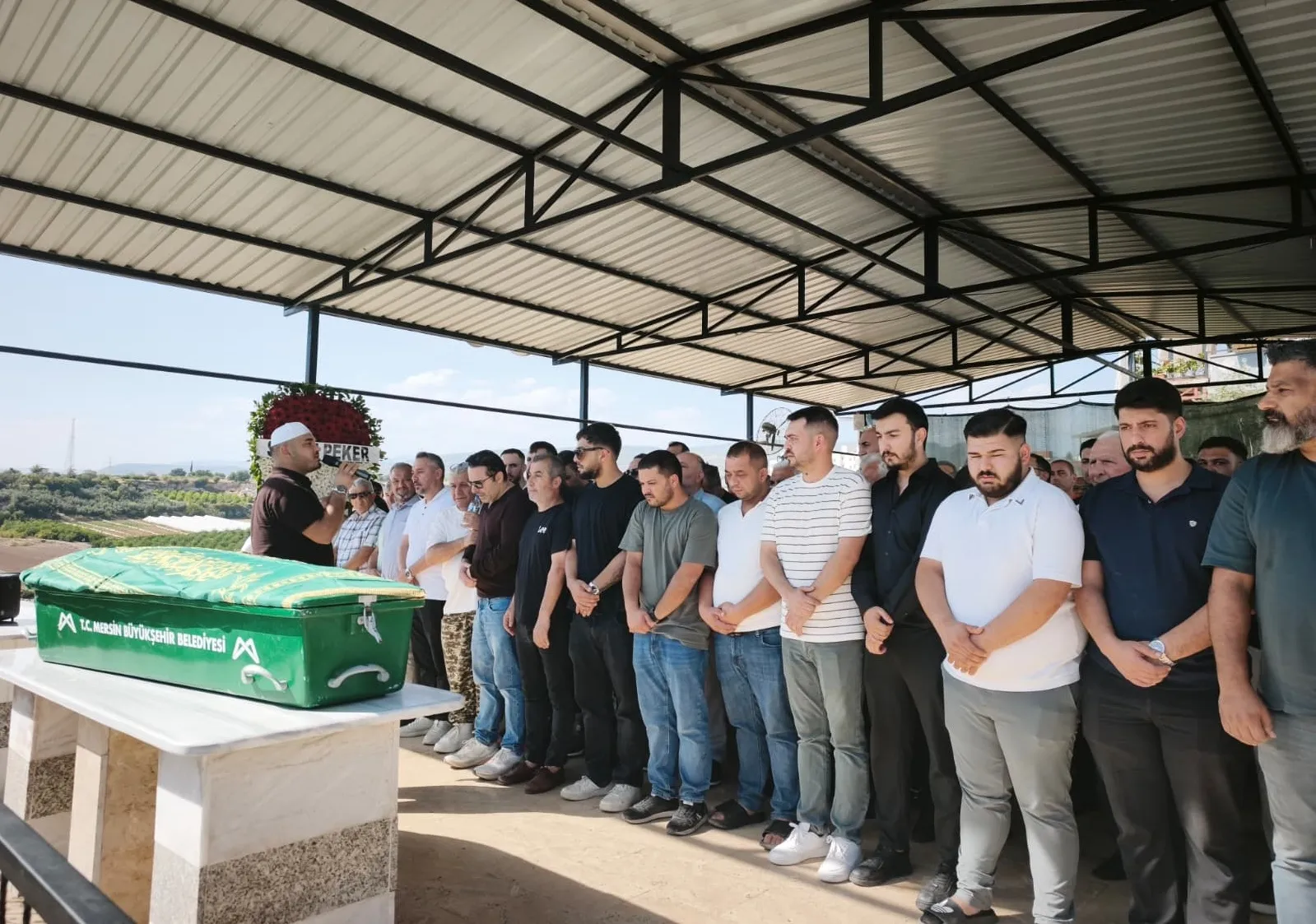 Atilla Taş'ın evlat acısı: 34 yaşındaki Sezen Taş son yolculuğuna uğurlandı