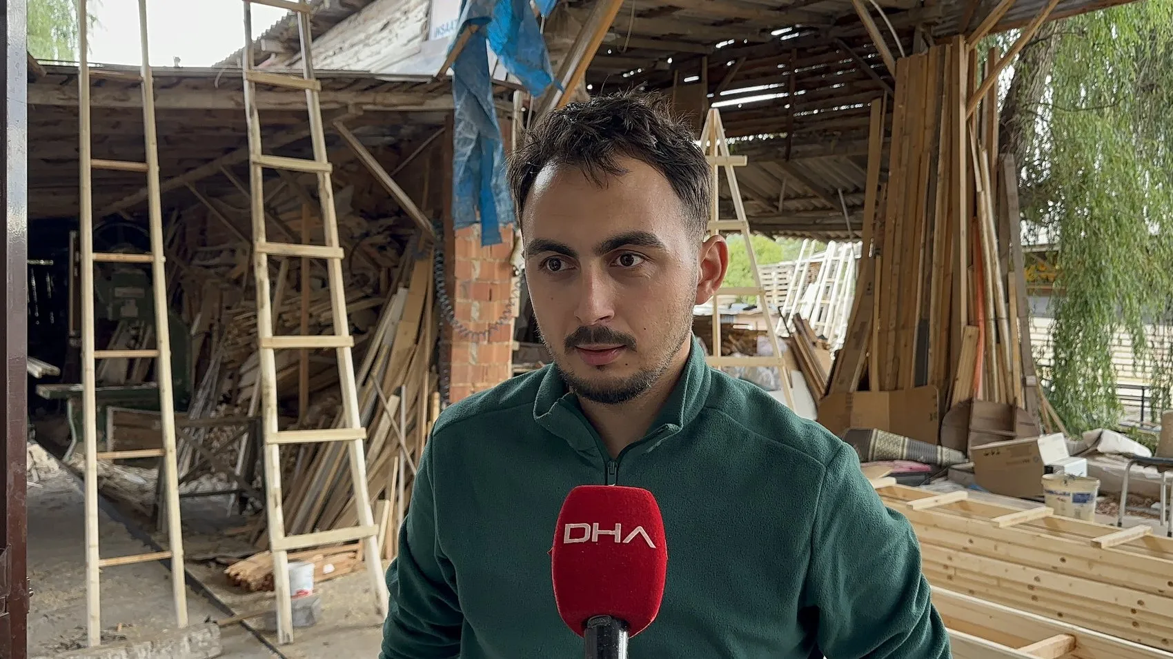 Teknolojiye meydan okuyan gelenek: Zeytin hasadında ahşap merdiven vazgeçilmez oldu