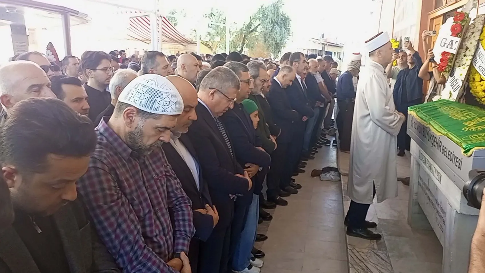 Nazilli'nin acı günü: İş dünyasının sevilen ismi Hasan Özdin son yolculuğuna uğurlandı