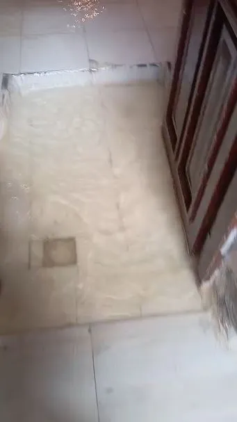 Mardin'de aniden bastıran sağanak hayatı felç etti: Ev ve dükkanlar sular altında kaldı