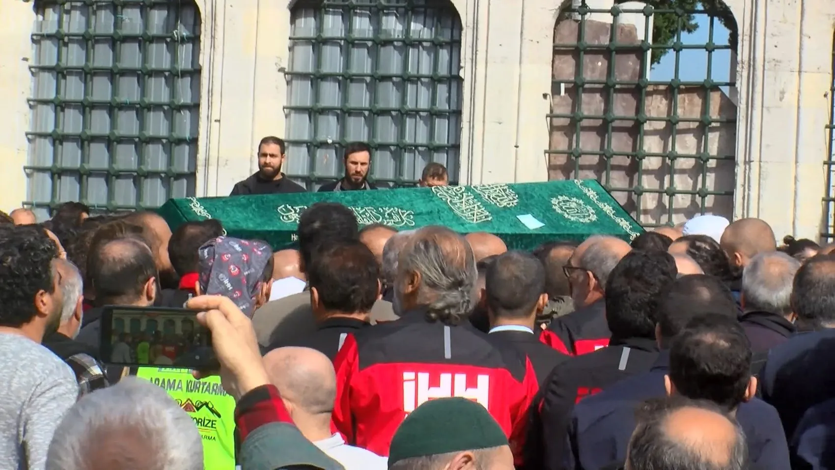 Arama kurtarma camiasını yasa boğan veda: Eğitim sırasında hayatını kaybeden Sinan Yavuz toprağa verildi