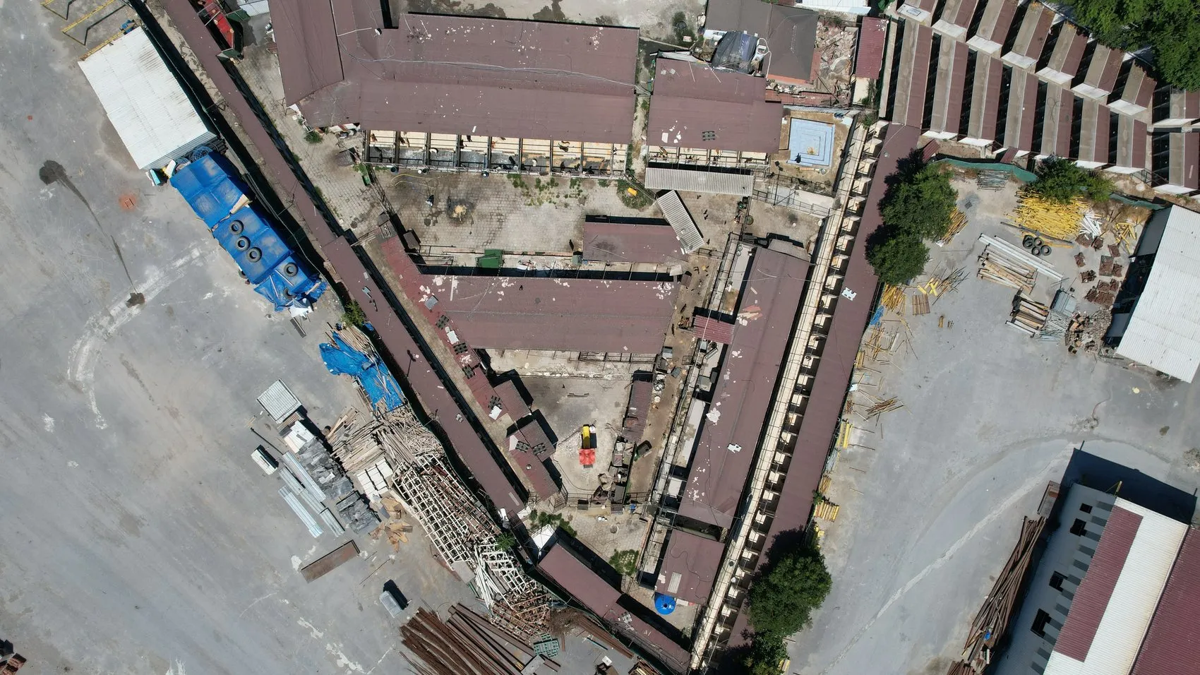 Sokak hayvanları için dev dönüşüm: Yedikule'de çeyrek asırlık tesis baştan aşağı yenileniyor