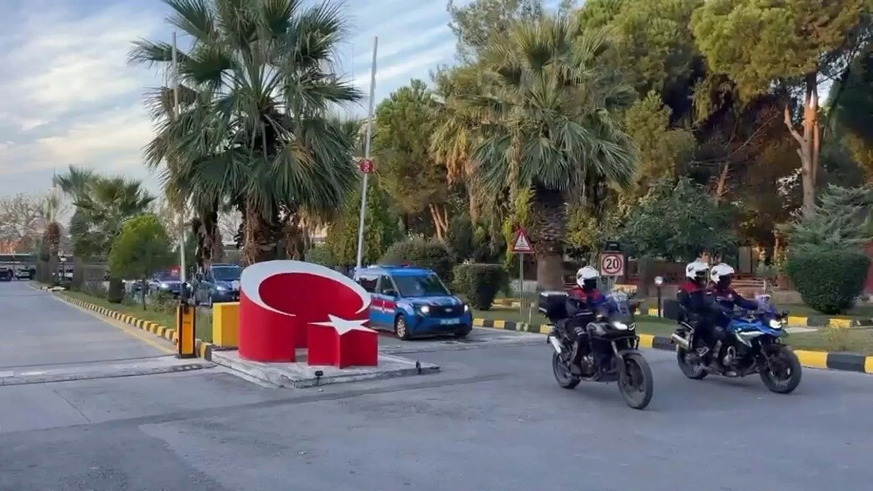 Aydın'da şafak vakti geniş çaplı operasyon: Onlarca kişi kıskıvrak yakalandı