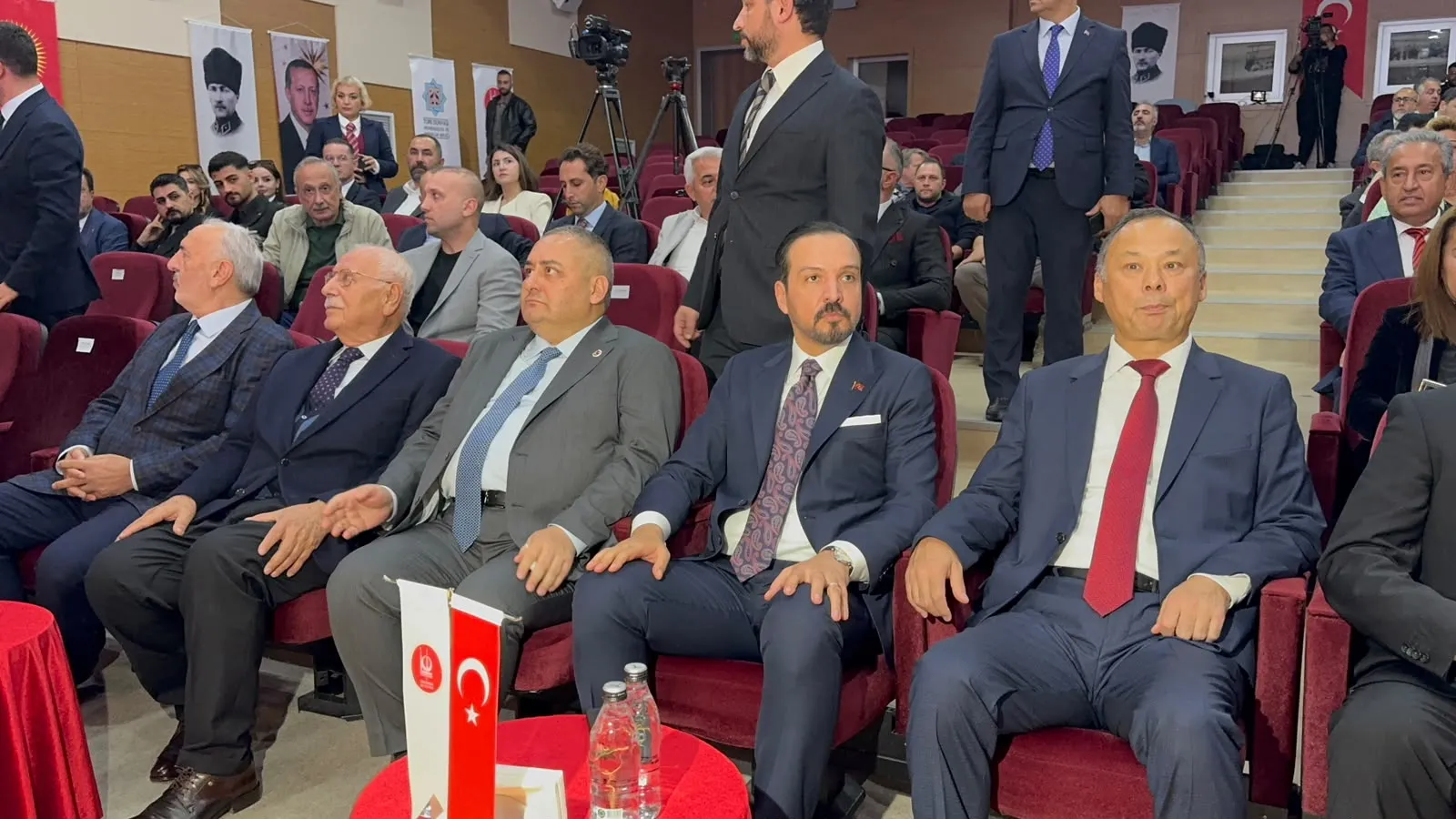 Kürşad Zorlu'dan stratejik hamle: Orta Koridor'un güney hattı için kritik güvence