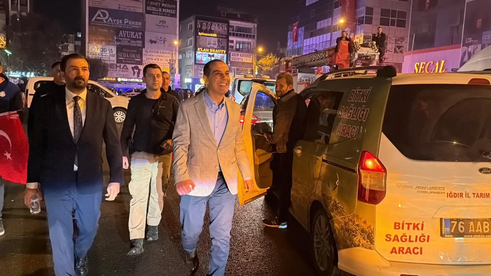 Iğdır sokaklarında 103 araçlık dev Cumhuriyet coşkusu