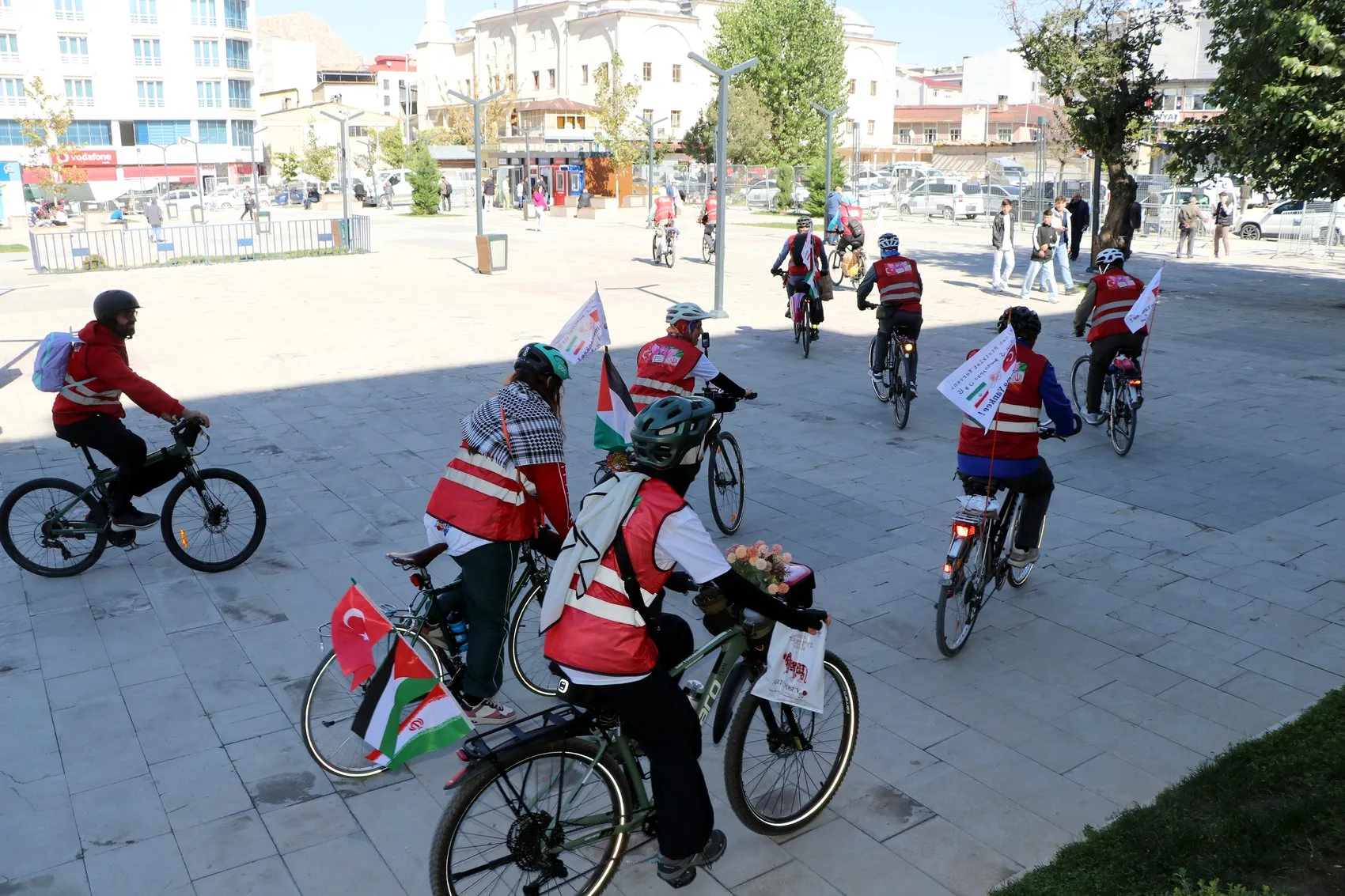 Diyarbakır'dan İran'a uzanan vicdan yolculuğu: 3 bin kilometrelik pedal çevirme eylemi