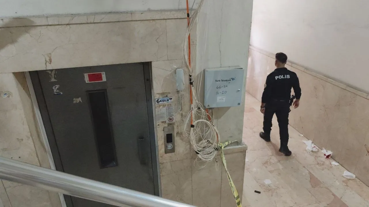 Kızıltepe'de korkunç kaza: Bakım halatı koptu, işçiler metrelerce yüksekten çakıldı