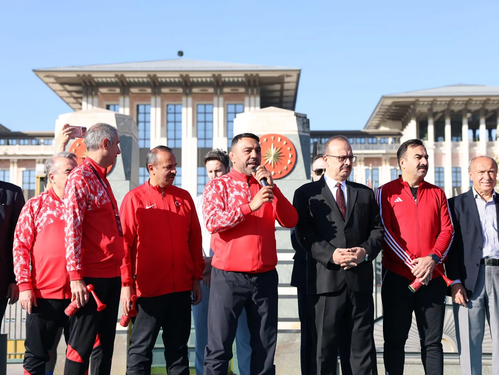 Ankara'da dev organizasyon: 4 bin sporcu başkent sokaklarını maraton alanına çevirdi