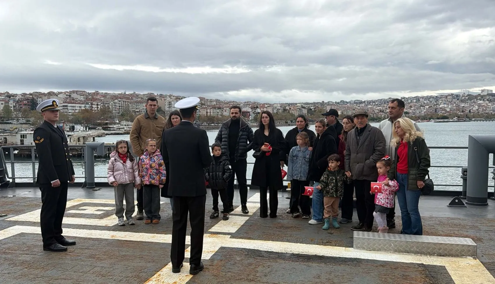 Tekirdağ limanında bayram coşkusu: TCG Işın vatandaşlarla buluştu