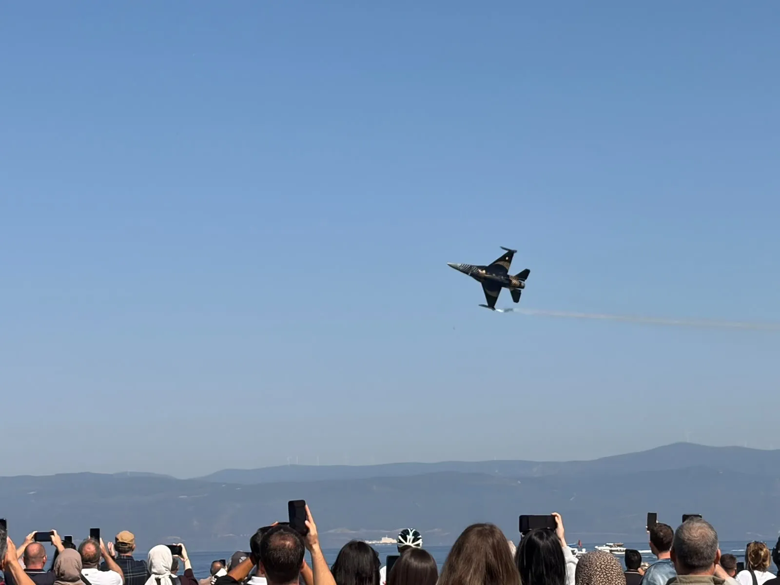 Mudanya semalarında nefes kesen anlar: SoloTürk 104. yıla özel havalandı