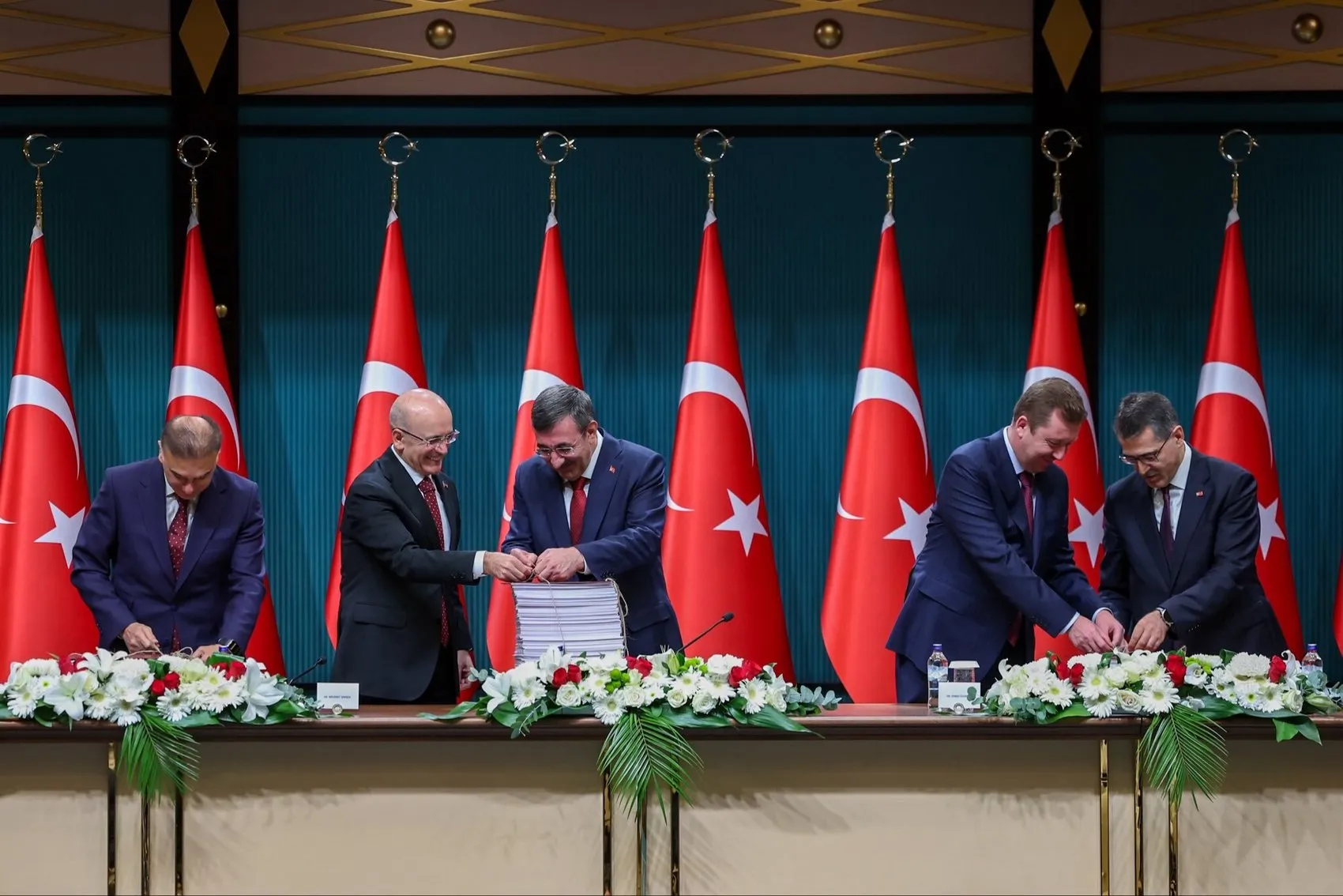 Eğitim bütçede zirveyi bırakmıyor: 2027 yılı için devasa kaynak ayrıldı