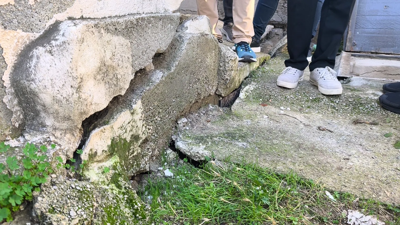 Mersin'de korku dolu gece: 40 kişi evlerinden tahliye edildi
