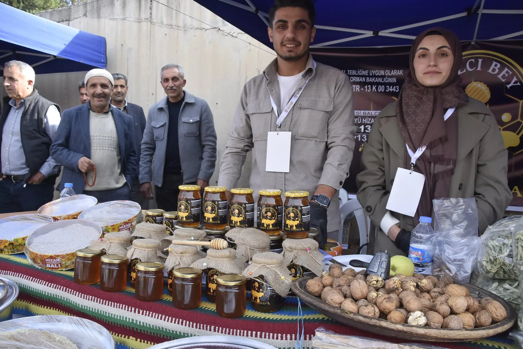 Hizan'ın altın sarısı hazinesi ilk kez festivalle taçlandı: Karakovan balı dünyaya açılıyor