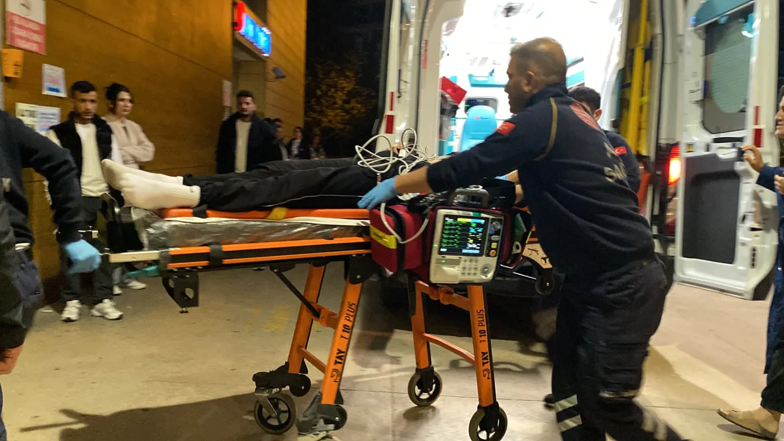 İnegöl'de gece yarısı dehşeti: Balkondan düşen genç yaşam mücadelesi veriyor