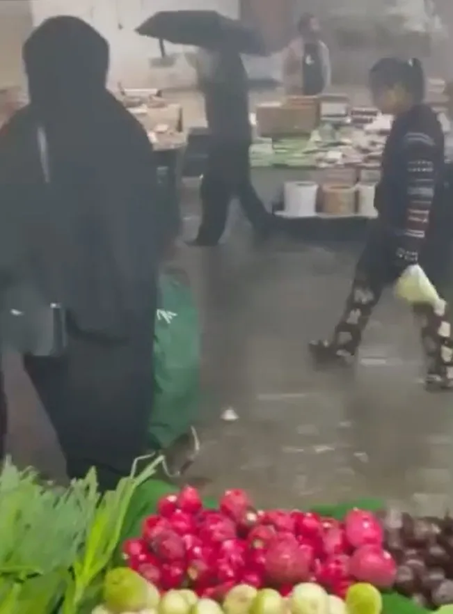 Bursa'da gökyüzü boşaldı: Şehir merkezinde ulaşım felç oldu