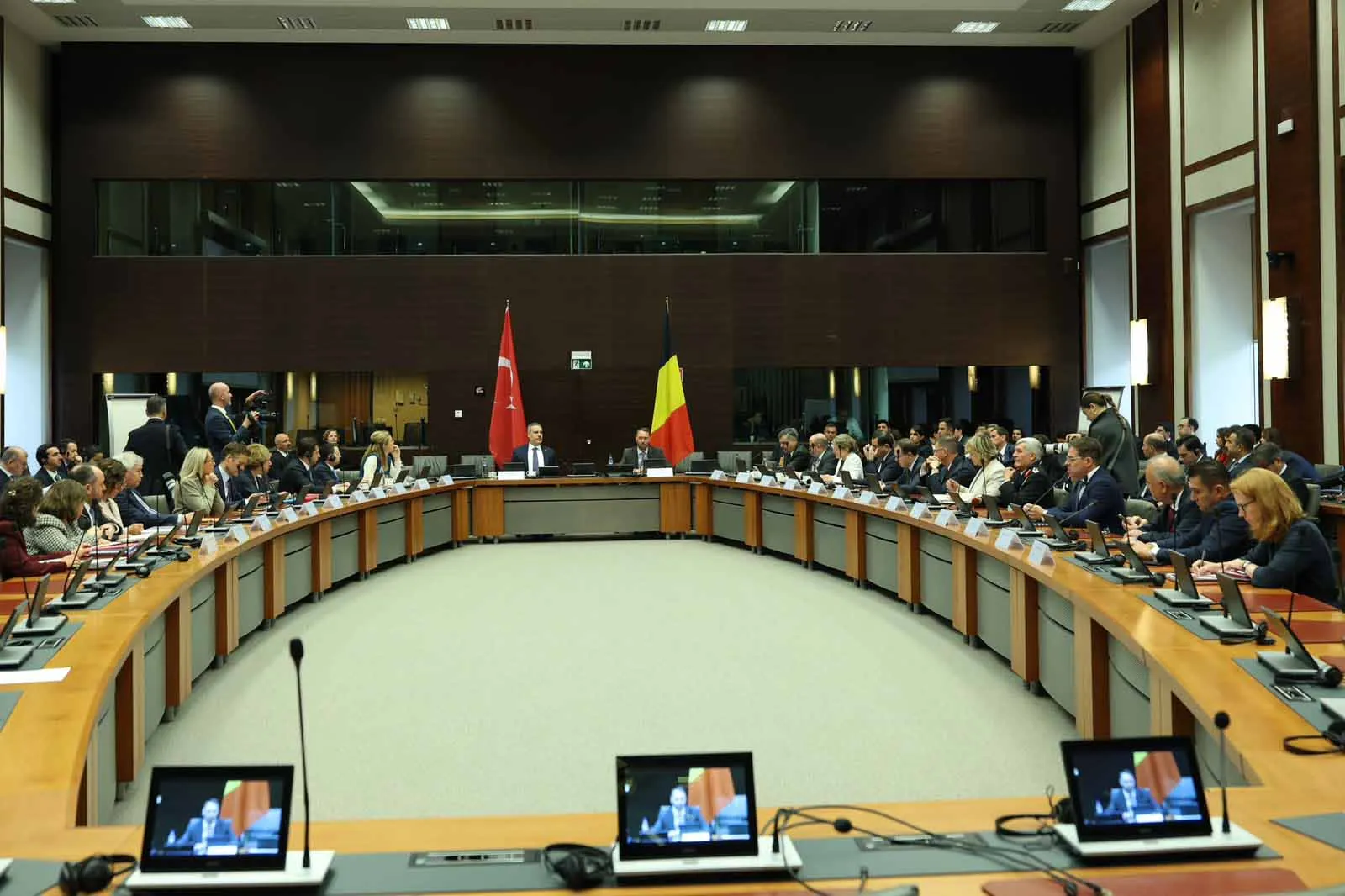 Brüksel'e net mesaj: Terör örgütlerine güvenli liman olmayın
