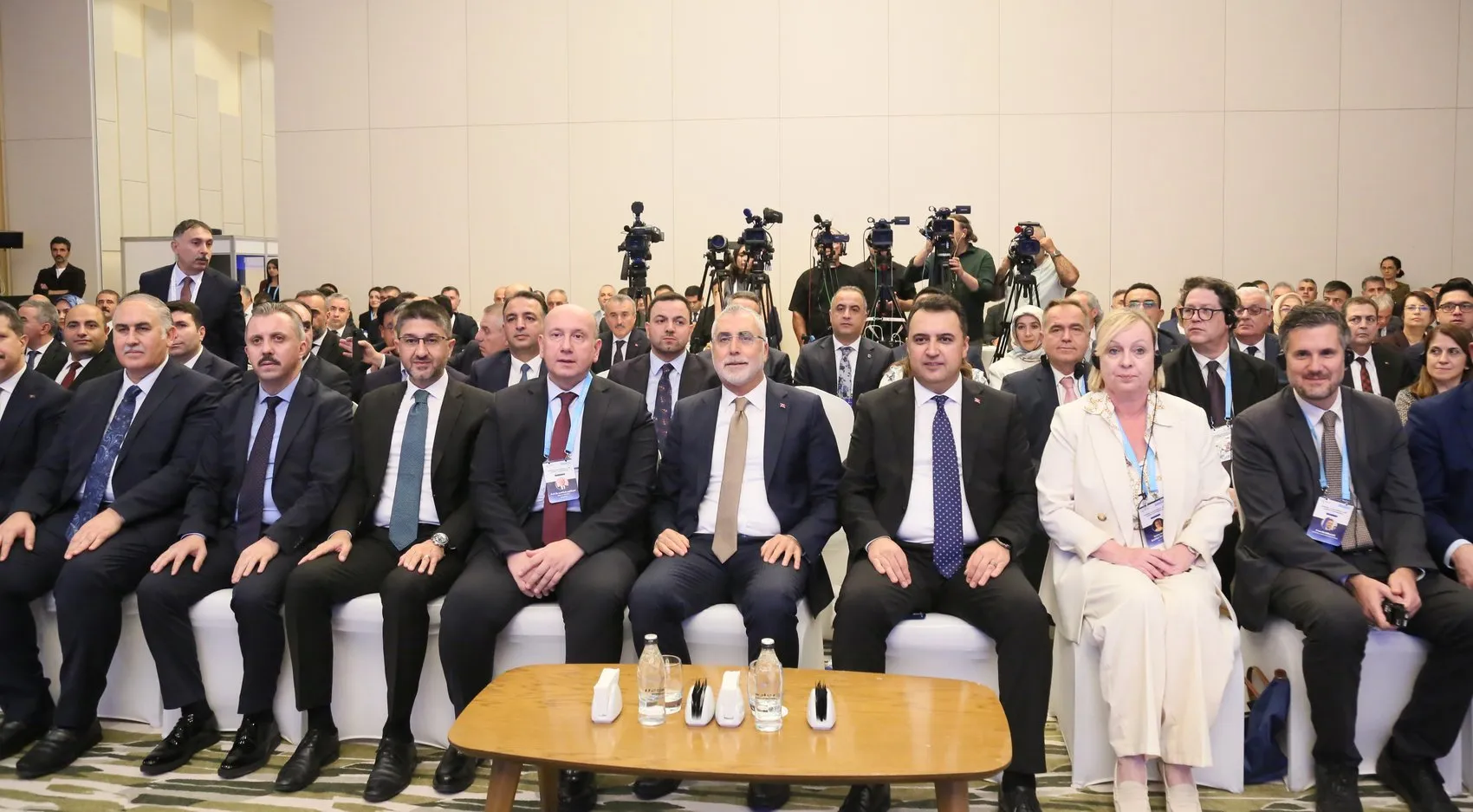 Gençlerin iş gücüne katılımında dev bütçe: 472 milyar liralık dev hamle
