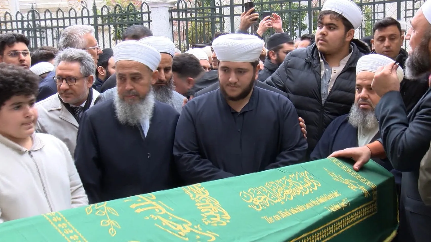 Fatih'te yürek yakan veda: Hafız Mahmut'un son yolculuğu