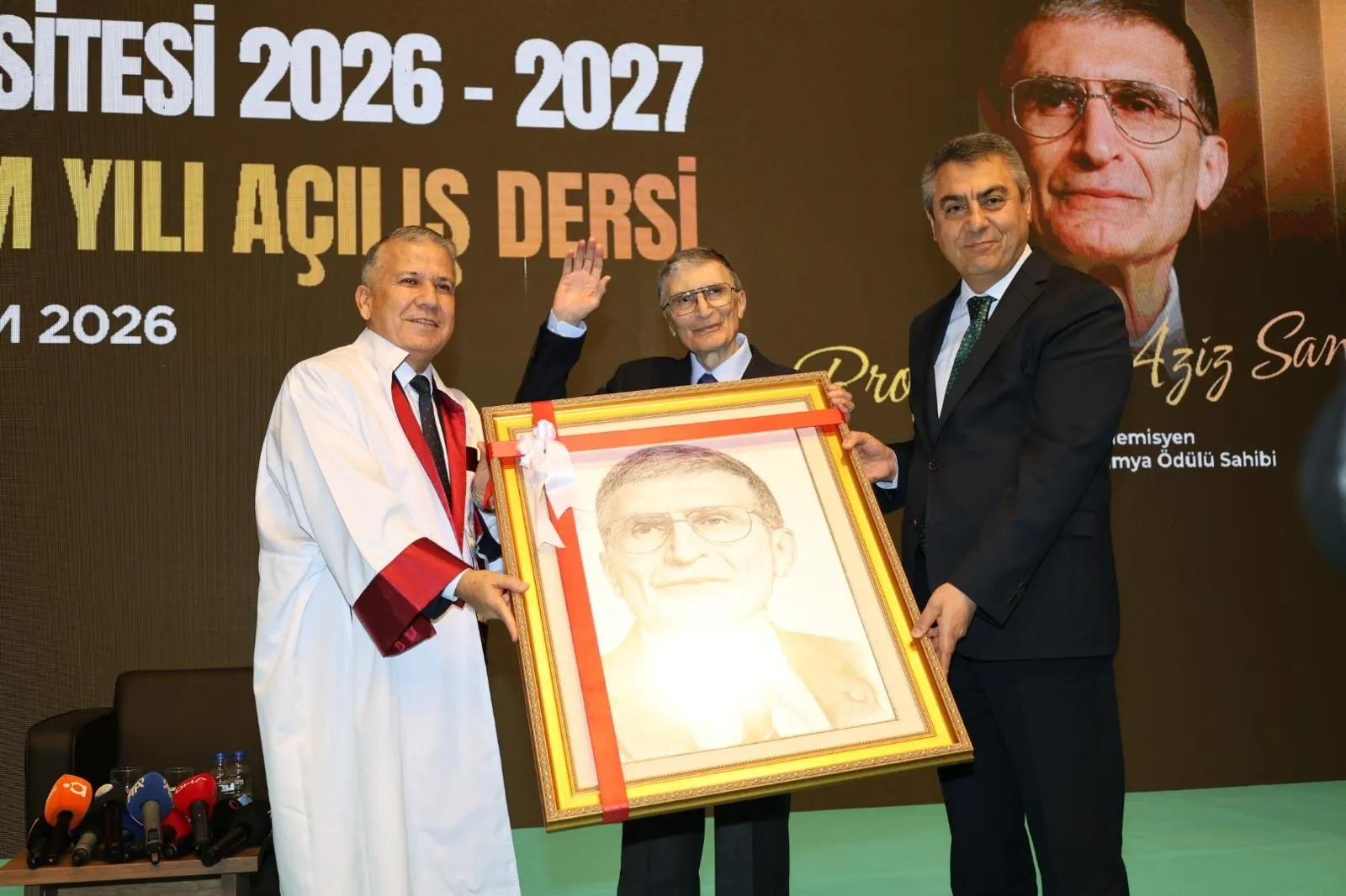 Nobel ödüllü bilim insanı Aziz Sancar'dan Mersin'de gençlere başarı reçetesi: Çalışmanın kestirme yolu yok