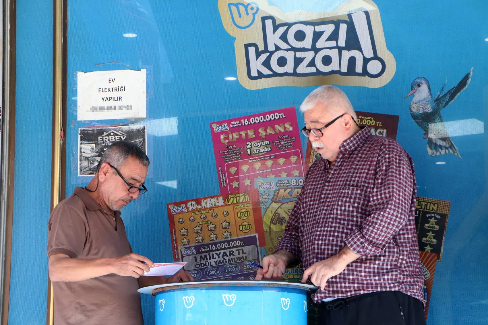 Adana'da 740 milyonluk hayal yarışı: Şansını deneyen bayilere koşuyor