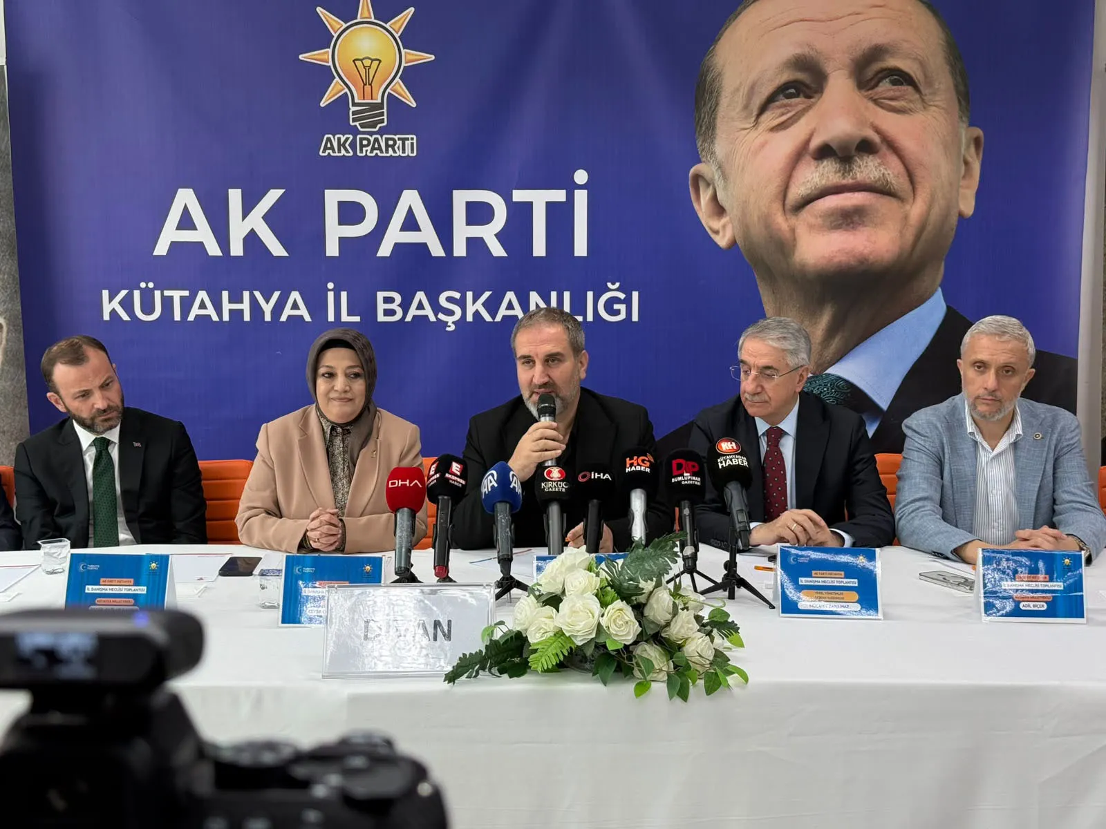 AK Parti'den fon skandalına sert tepki: Cumhurbaşkanı Erdoğan'a yapılan bu yanlışı asla kabul etmeyiz
