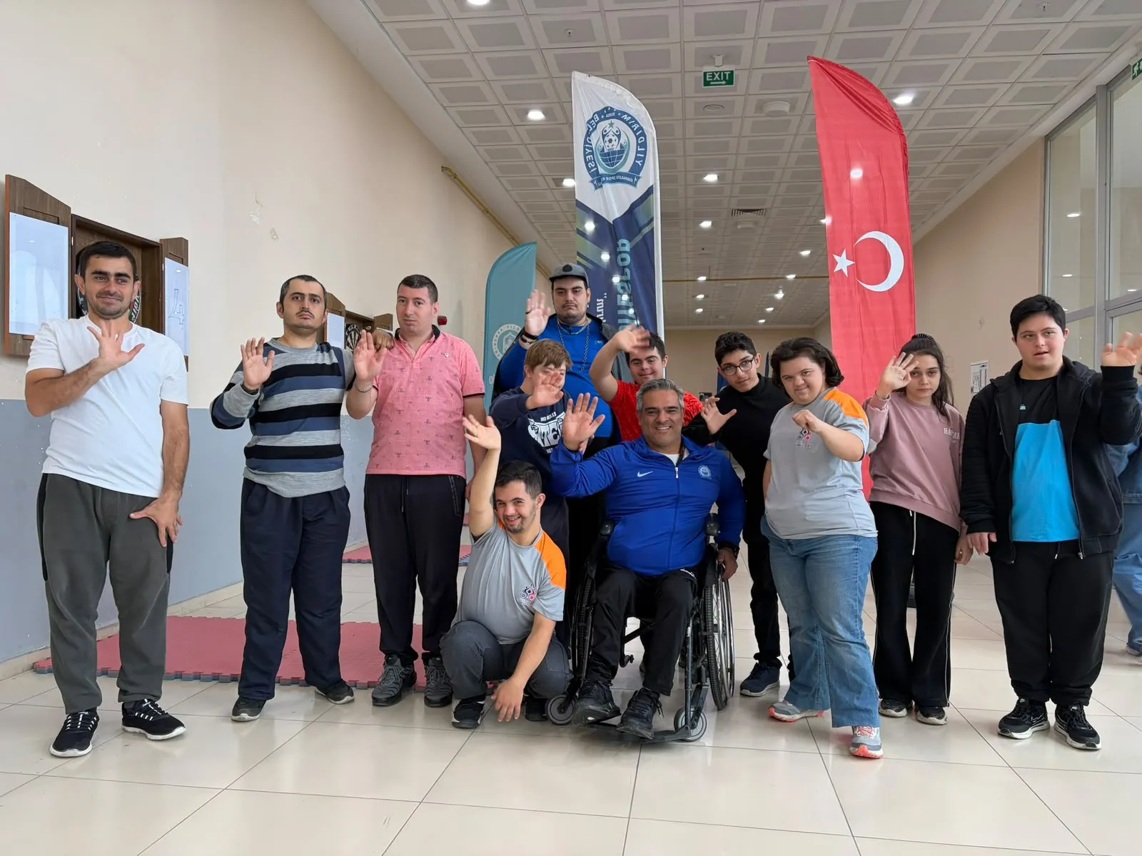Milli atletin madalyalarla dolu hayatı: Gündüz şampiyonlar yetiştiriyor, akşam pamuk şeker satıyor