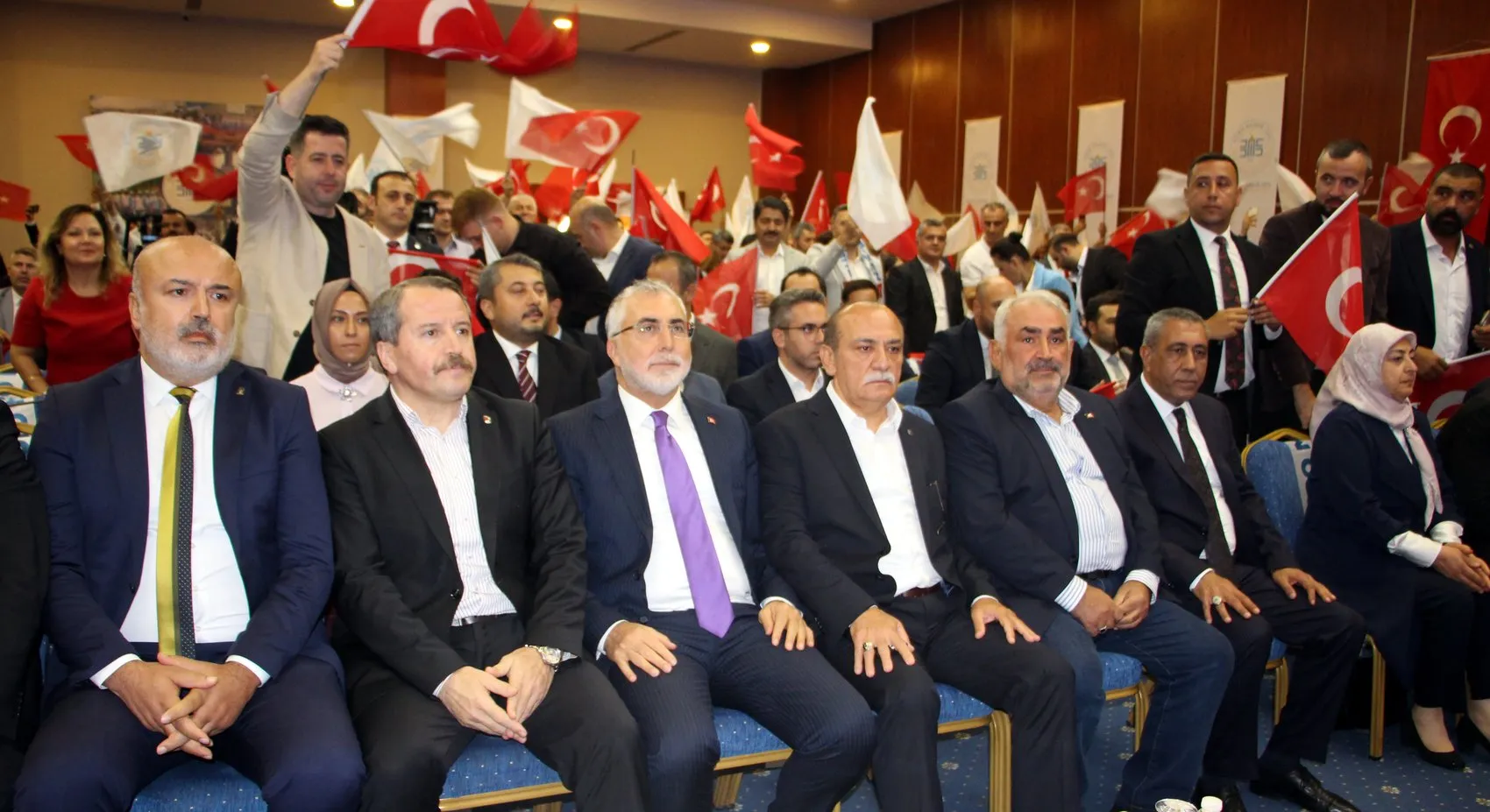 Şehit ve gazi çocuklarına eğitim desteği: Bakan Işıkhan'dan 609 milyon liralık müjde