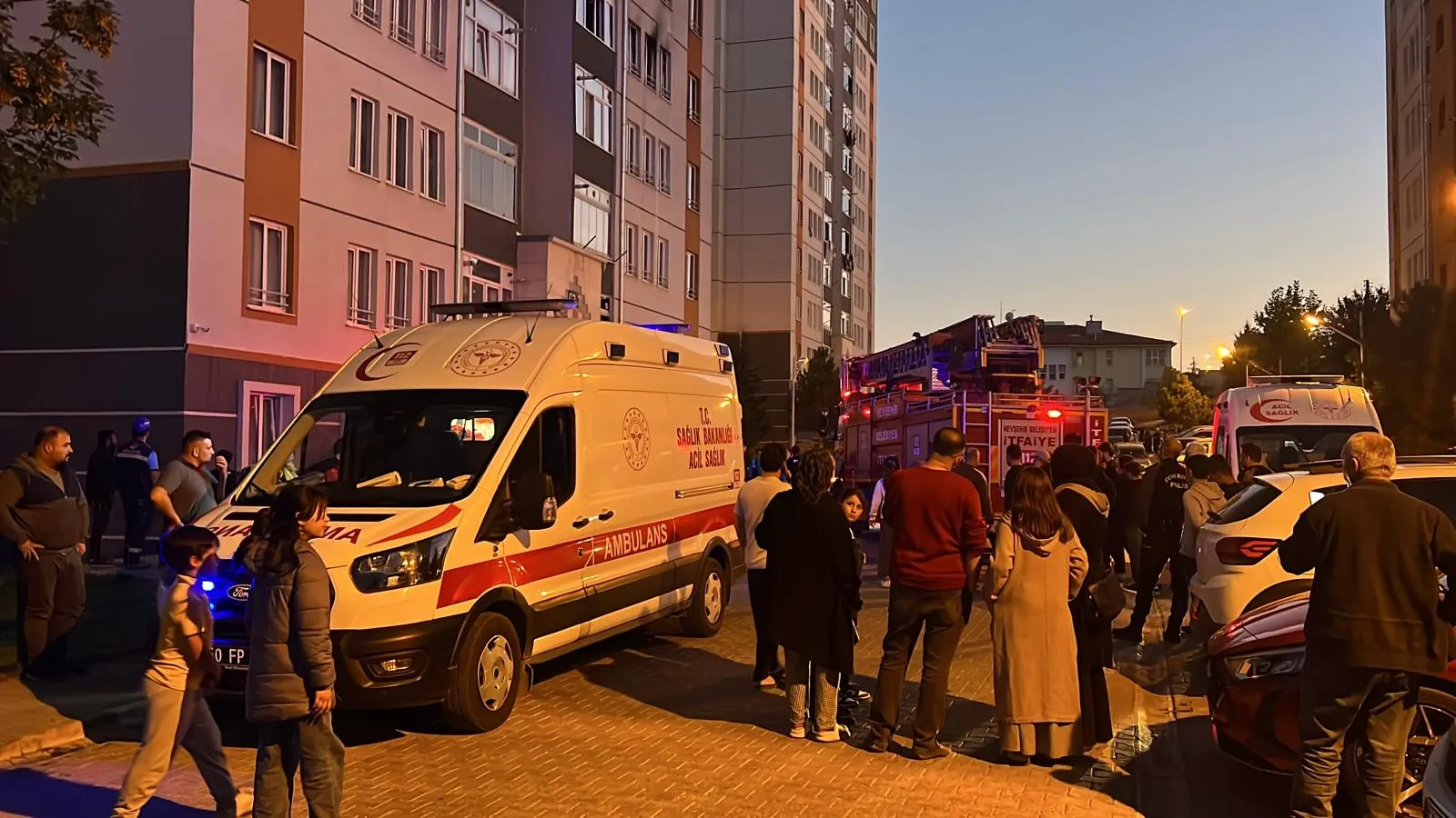 Nevşehir'de TOKİ konutlarında korku dolu anlar: Alevler 4'üncü katı sardı